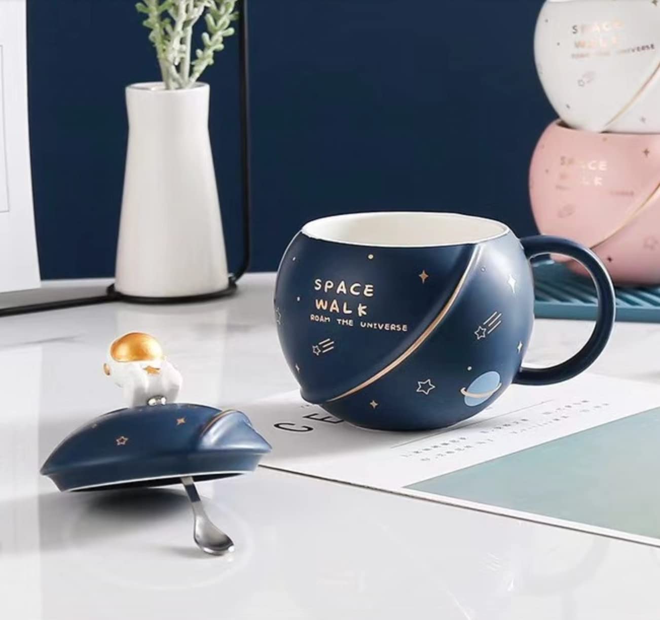 Coffee Mug, Gift for Man, Mugs for Present, Birthday Present for Brother, Astronaut Planet Coffee Mug with 3D Creative Space, Lid & Spoon (400ml-Dark Blue) - Image 6