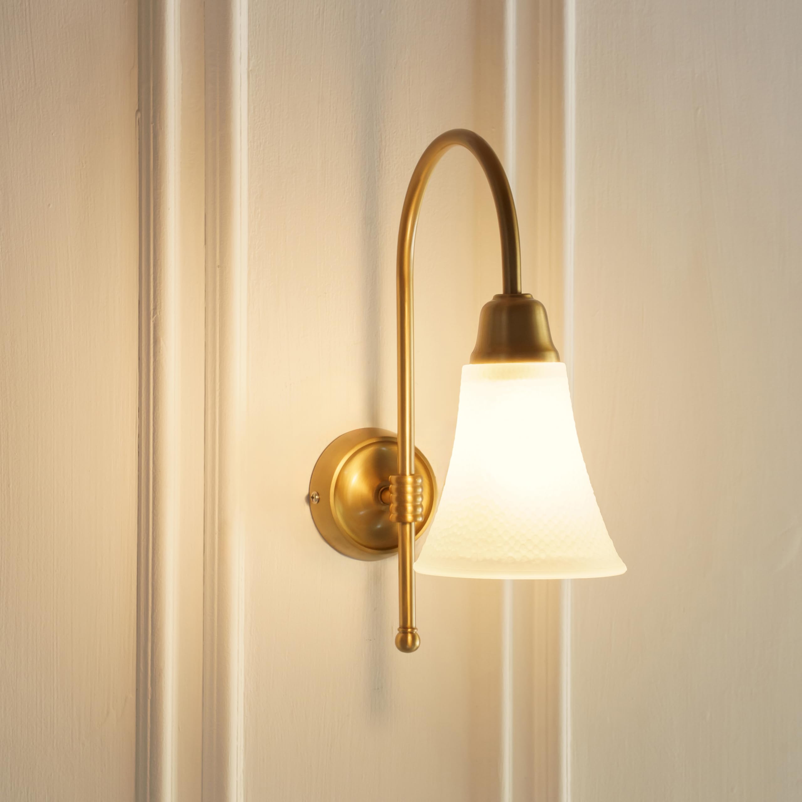 Divine Trends Hockey Wall Lamp Antique Brass Finish with Hammered Frosted Glass Shade for Living Room, Bedroom, Home Decoration Wall Light - Pack of 1